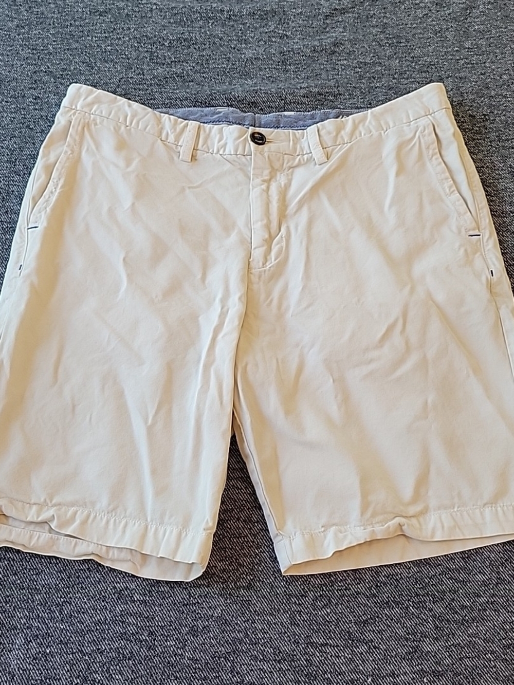 Tommy Bahama Shorts Men's Size 35 White Island Chino Flat Front Inseam 9' Pima